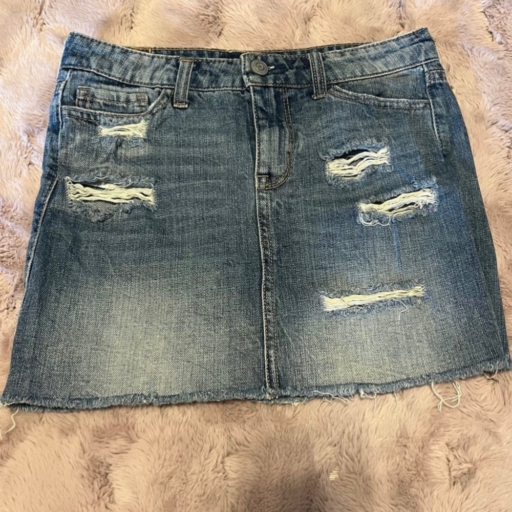 Aeropastale size 0 distressed denim skirt.